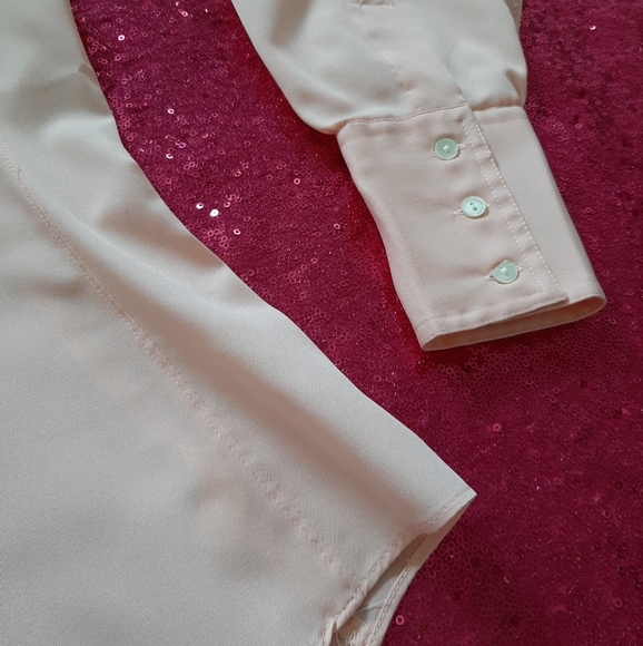 Vintage Susan Van Heusen Light Pink Blouse. - Picture 4 of 5